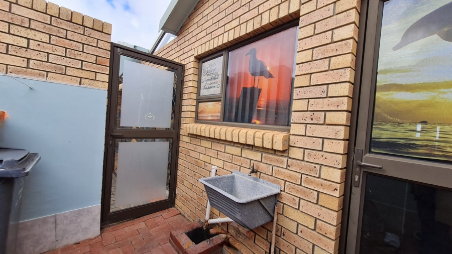 3 Bedroom Property for Sale in Hartenbos Heuwels Western Cape